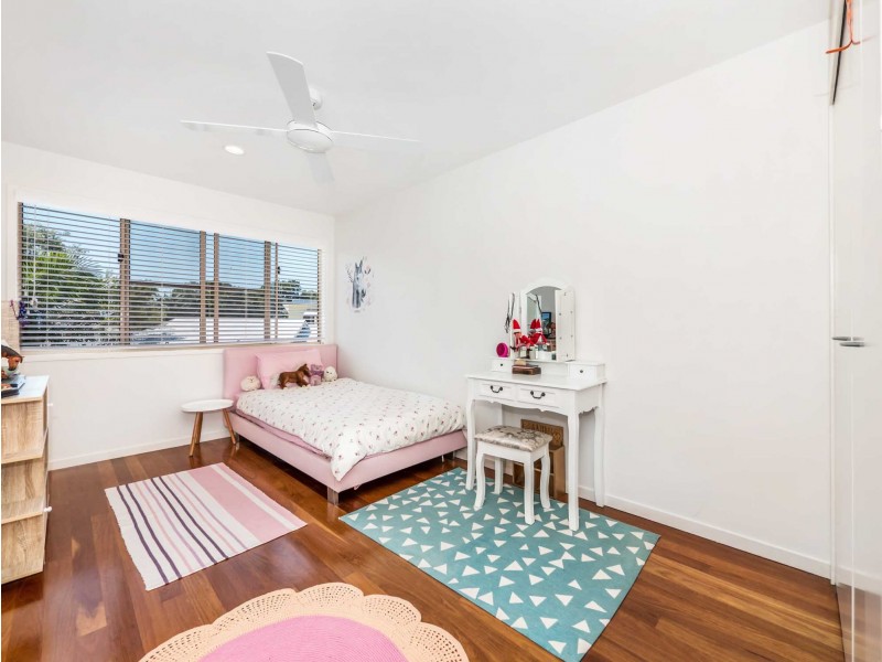 4/4 Halyard Court, Ocean Shores NSW 2483