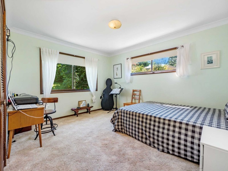 16 Mundurra Avenue, Ocean Shores NSW 2483