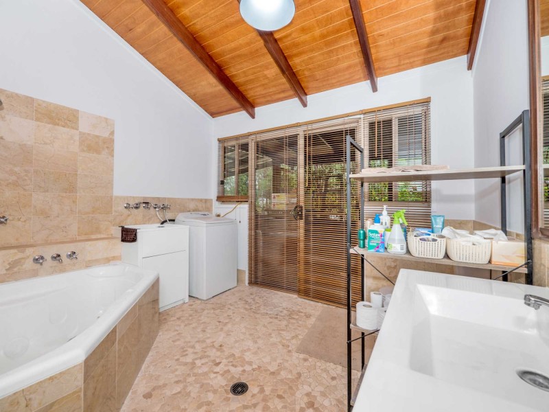 41 Matong Drive, Ocean Shores NSW 2483