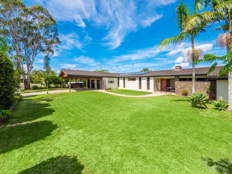 4 Woggoon Terrace, Ocean Shores NSW 2483