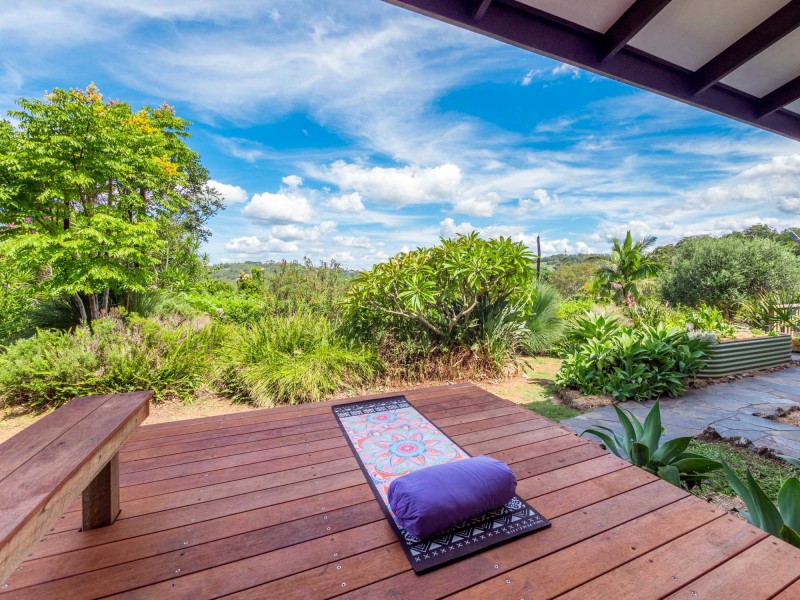 4 Woggoon Terrace, Ocean Shores NSW 2483