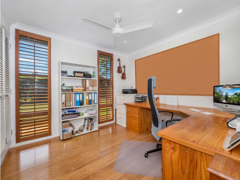 4 Woggoon Terrace, Ocean Shores NSW 2483
