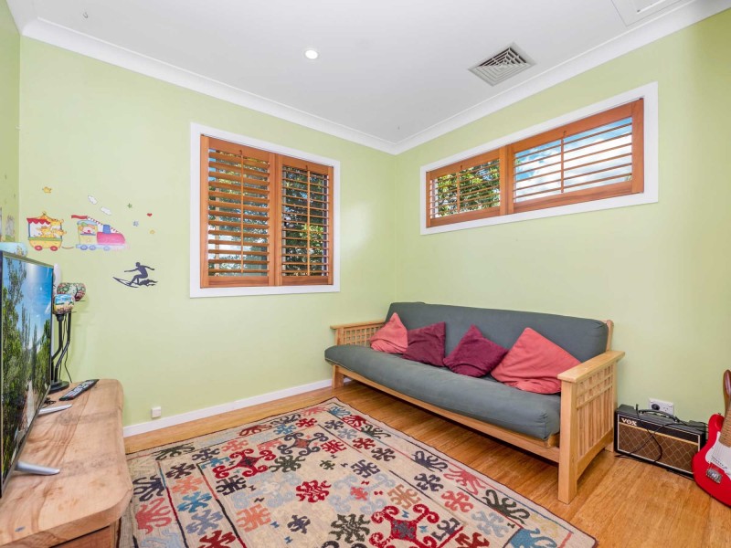 4 Woggoon Terrace, Ocean Shores NSW 2483