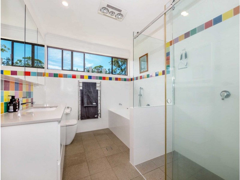 4 Woggoon Terrace, Ocean Shores NSW 2483