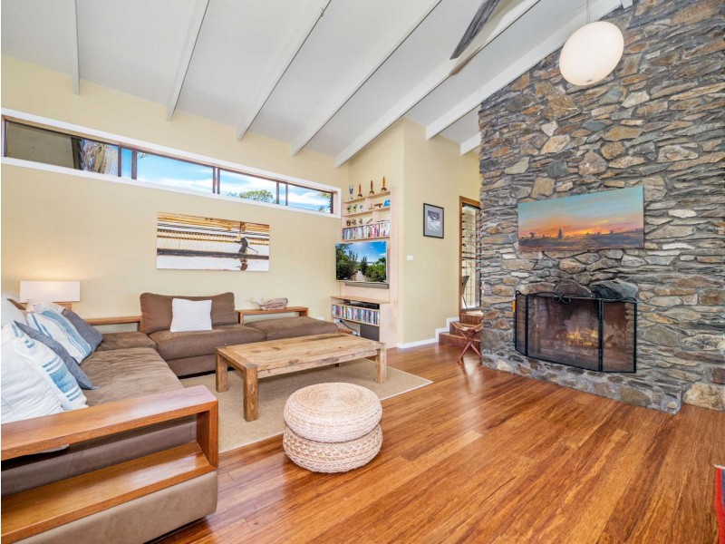 4 Woggoon Terrace, Ocean Shores NSW 2483