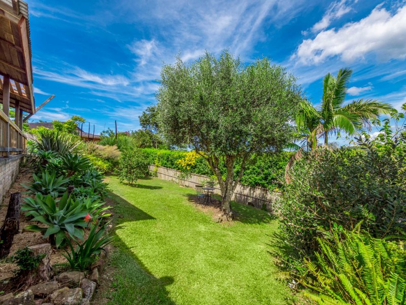 4 Woggoon Terrace, Ocean Shores NSW 2483