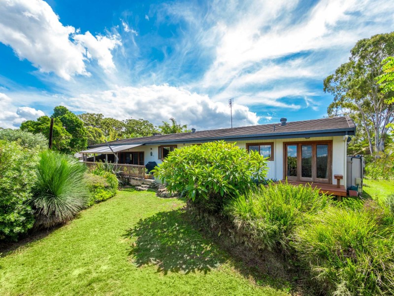 4 Woggoon Terrace, Ocean Shores NSW 2483