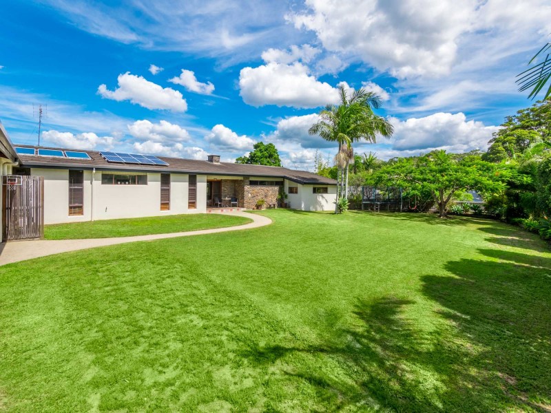 4 Woggoon Terrace, Ocean Shores NSW 2483