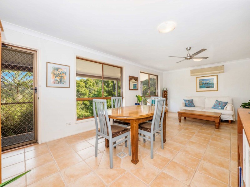 2 Woggoon Terrace, Ocean Shores NSW 2483
