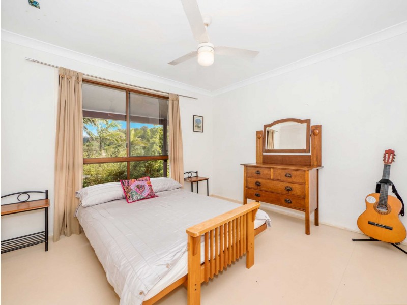 2 Woggoon Terrace, Ocean Shores NSW 2483