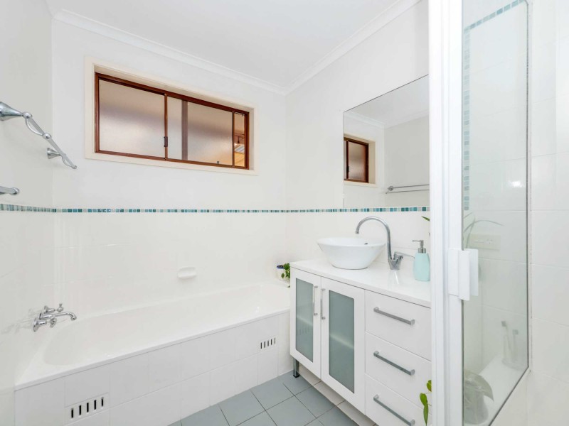 2 Woggoon Terrace, Ocean Shores NSW 2483