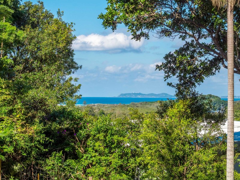 7 Yackatoon Court, Ocean Shores NSW 2483