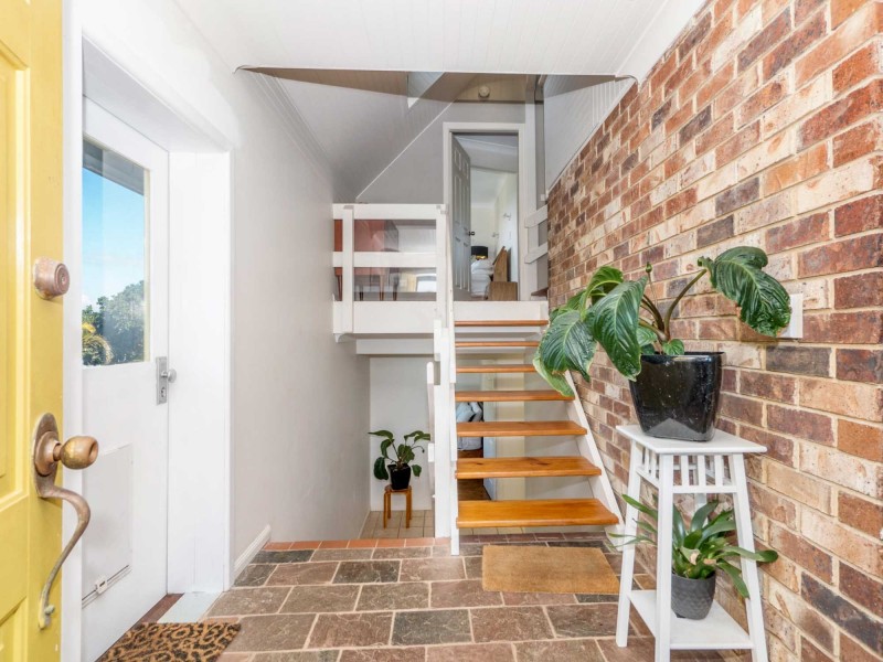 7 Yackatoon Court, Ocean Shores NSW 2483