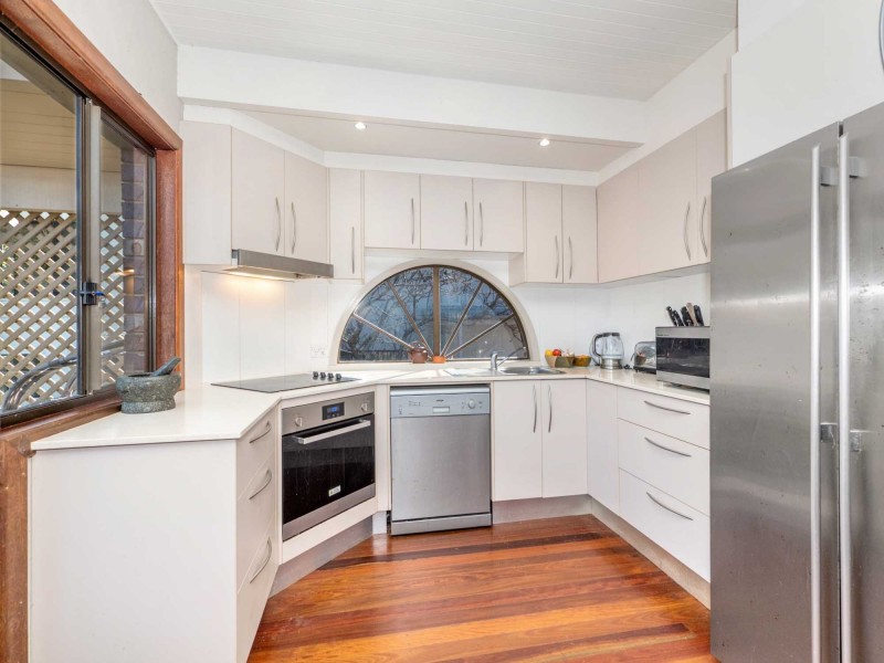 7 Yackatoon Court, Ocean Shores NSW 2483