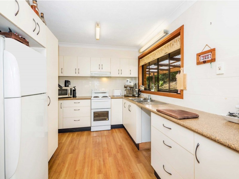 2 Matong Drive, Ocean Shores NSW 2483