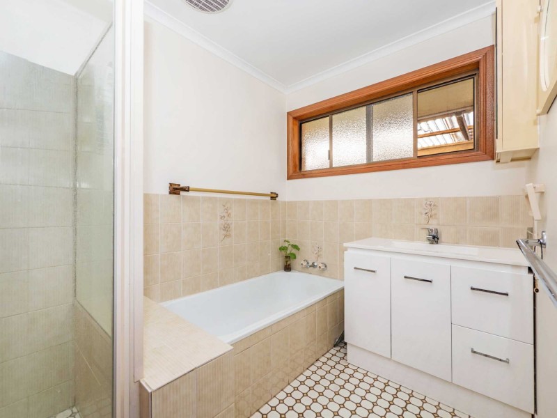 2 Matong Drive, Ocean Shores NSW 2483