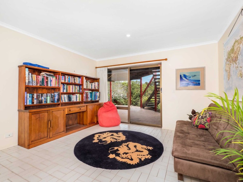 3 Yackatoon Court, Ocean Shores NSW 2483