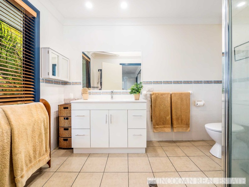 12 Wirruna Avenue, Ocean Shores NSW 2483