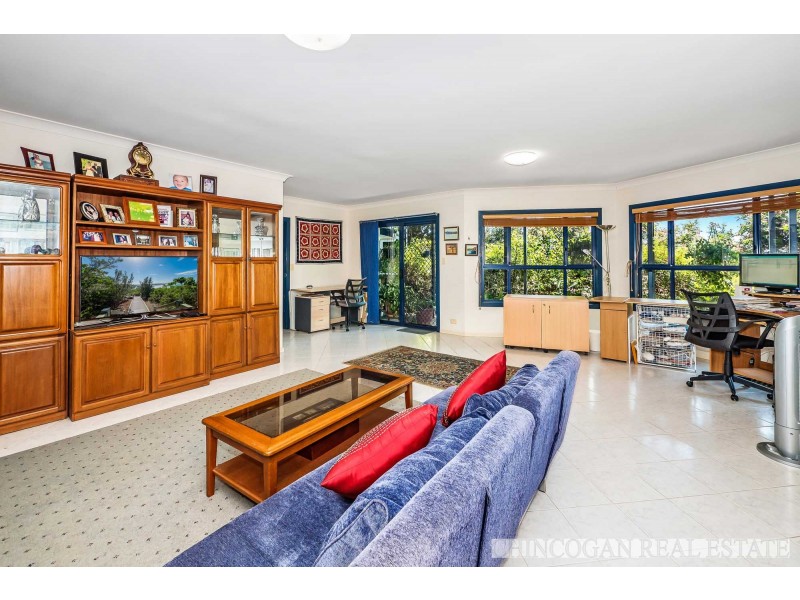 12 Wirruna Avenue, Ocean Shores NSW 2483