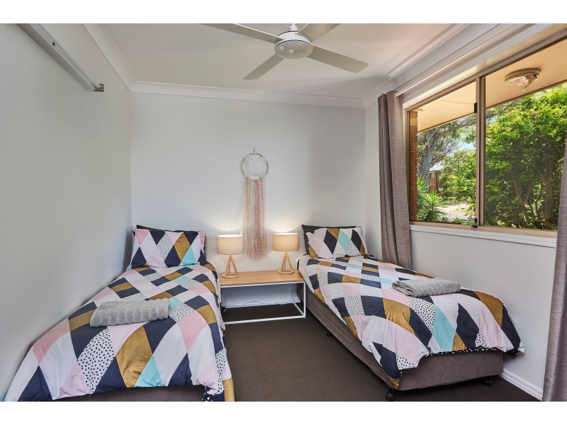 9 Jarrah Crescent, Ocean Shores NSW 2483