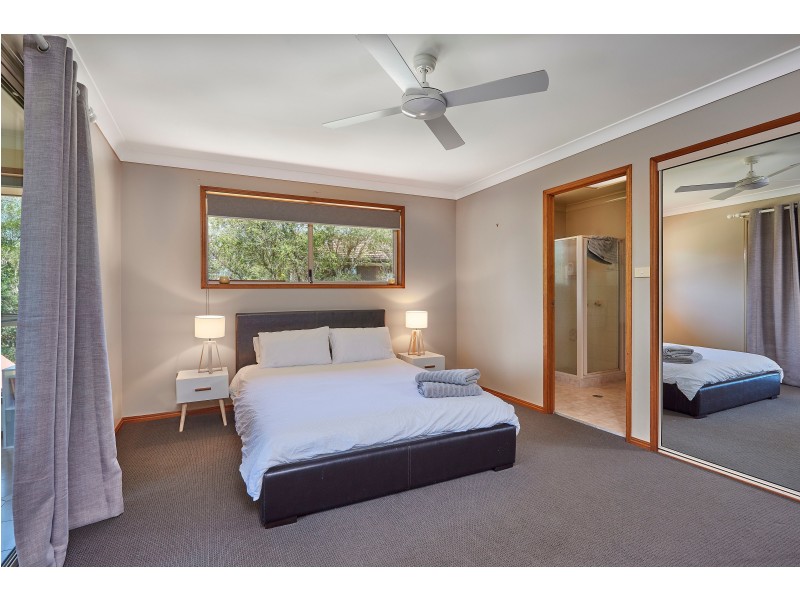 9 Jarrah Crescent, Ocean Shores NSW 2483