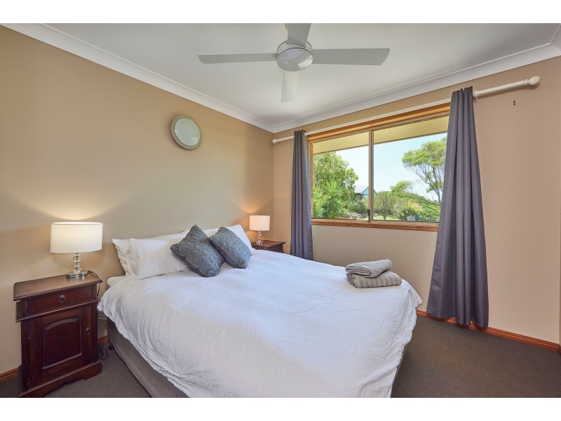 9 Jarrah Crescent, Ocean Shores NSW 2483