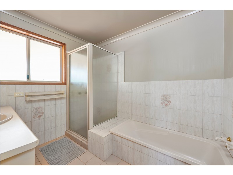 9 Jarrah Crescent, Ocean Shores NSW 2483