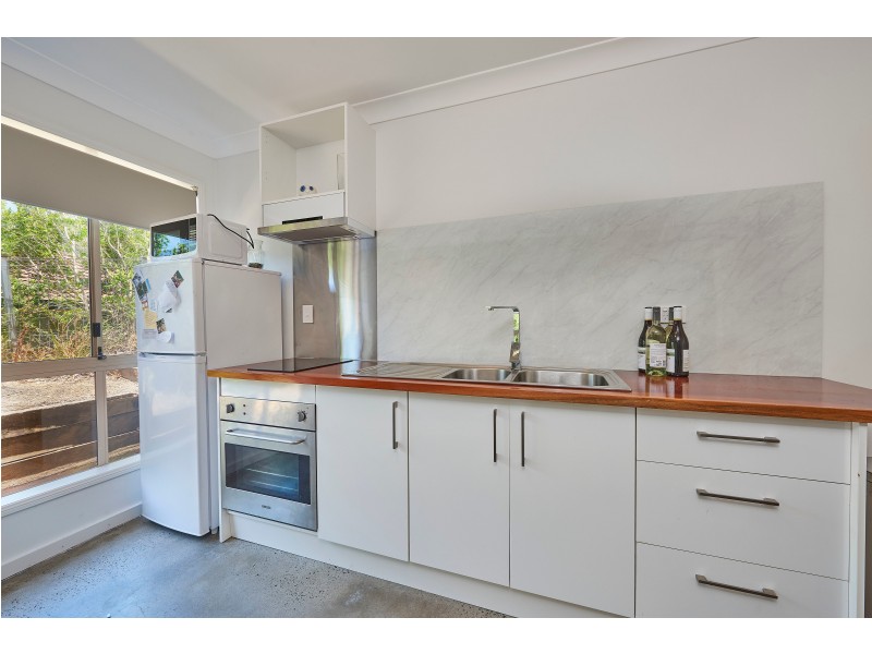 9 Jarrah Crescent, Ocean Shores NSW 2483