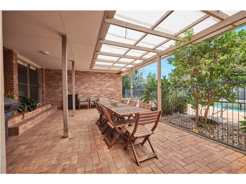 9 Jarrah Crescent, Ocean Shores NSW 2483