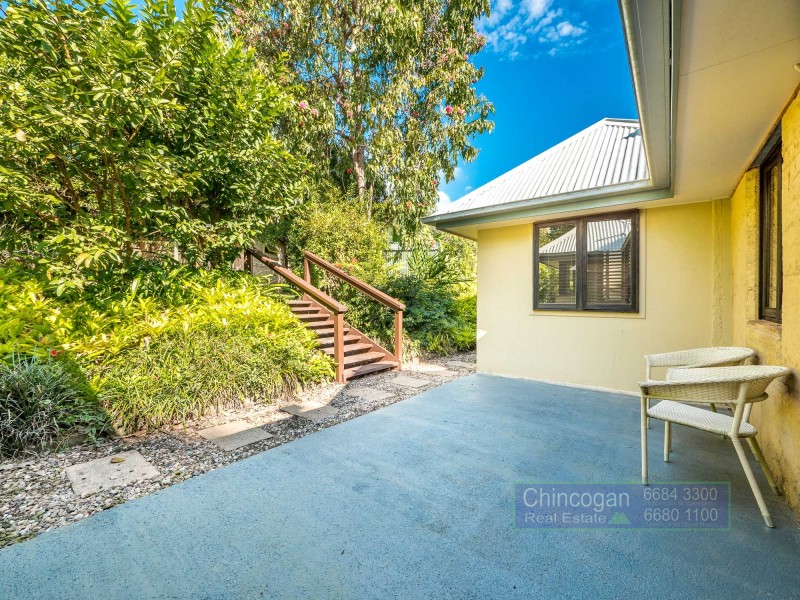 16 Benjamins Lane, Ocean Shores NSW 2483