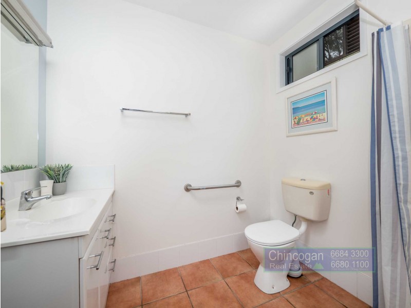 16 Benjamins Lane, Ocean Shores NSW 2483