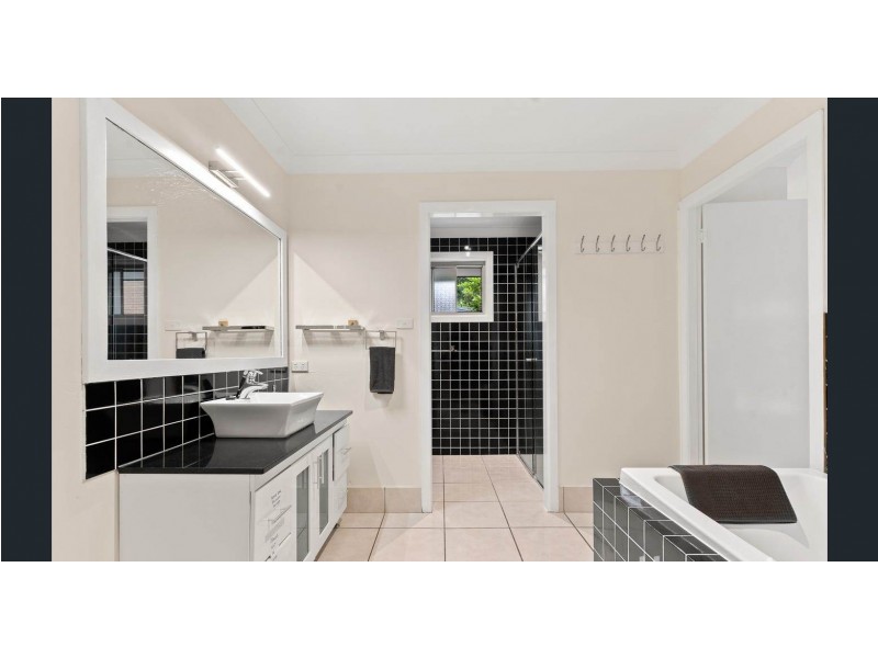 30 Rajah Road, Ocean Shores NSW 2483