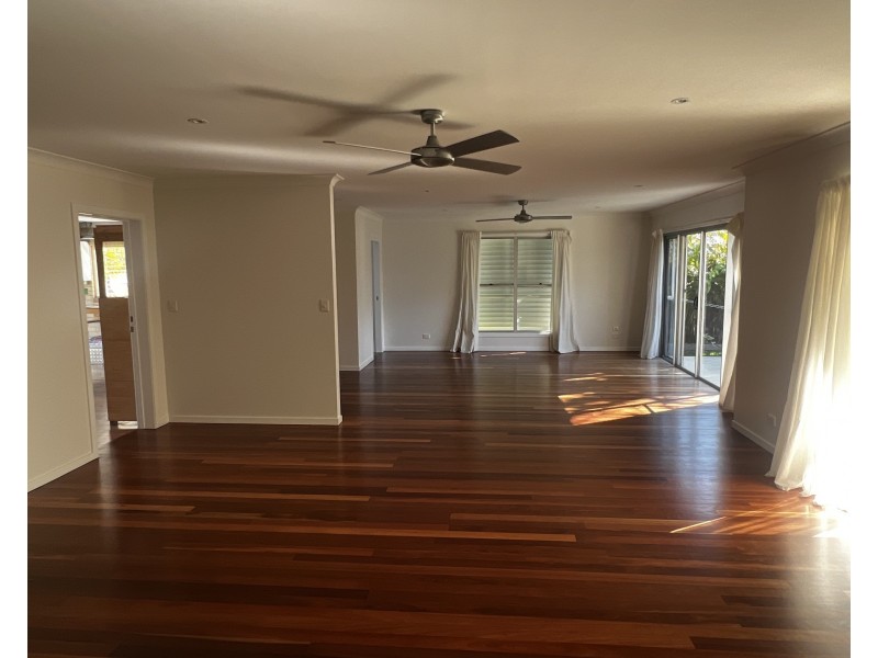 171 Shara Boulevard, Ocean Shores NSW 2483