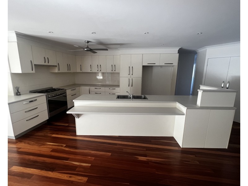 171 Shara Boulevard, Ocean Shores NSW 2483