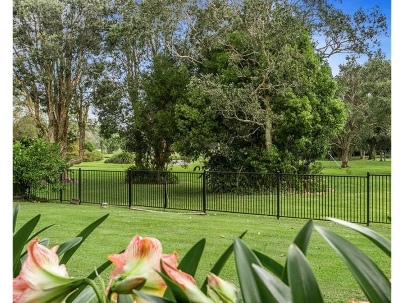 6 Terrara Court, Ocean Shores NSW 2483