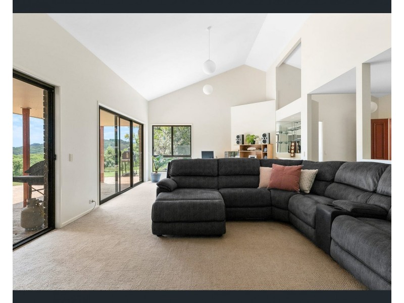 167 Sheaffes Road, Goonengerry NSW 2482