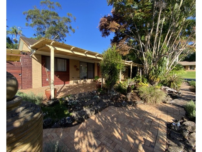 2 Narrogal Court, Ocean Shores NSW 2483