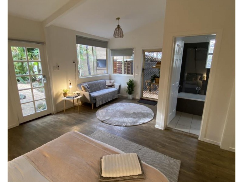 2 Narrogal Court, Ocean Shores NSW 2483