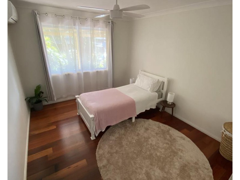 2 Narrogal Court, Ocean Shores NSW 2483