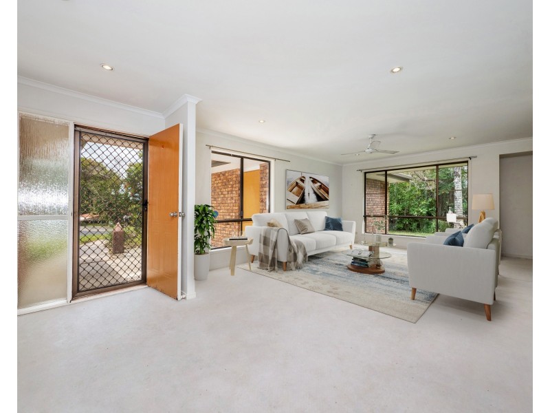 11 Yamble Drive, Ocean Shores NSW 2483