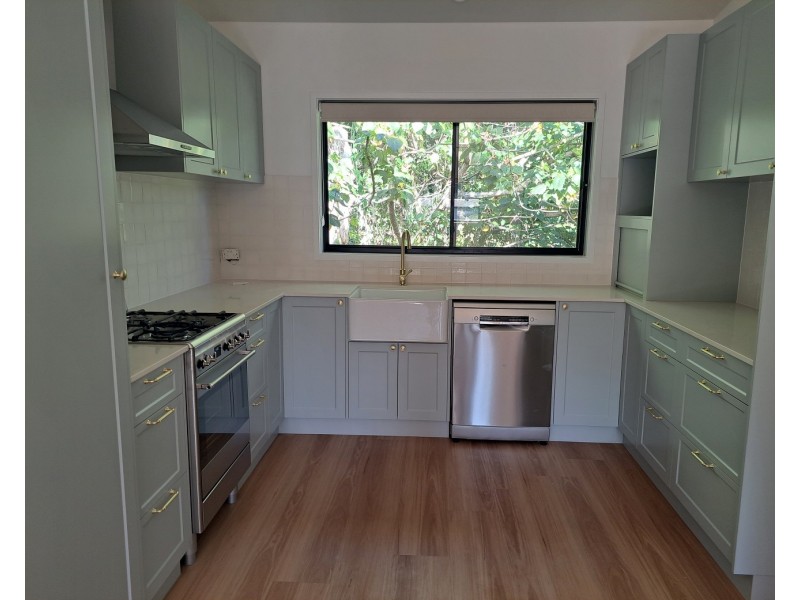 17B Mountain View Road, Ocean Shores NSW 2483