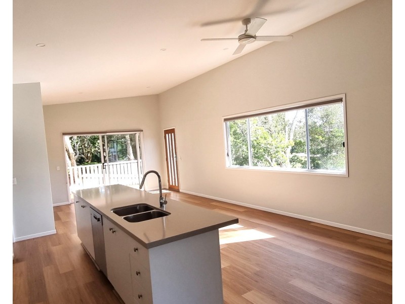 2/4 Burra Burra Close, Ocean Shores NSW 2483