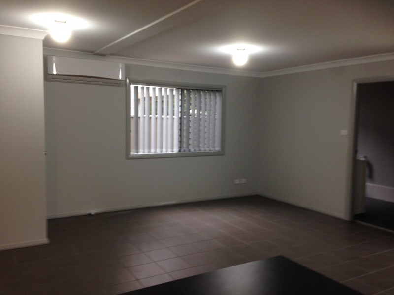 2/11 Kirrang Drive, Medowie NSW 2318