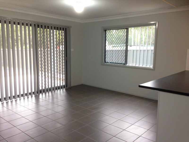 2/11 Kirrang Drive, Medowie NSW 2318