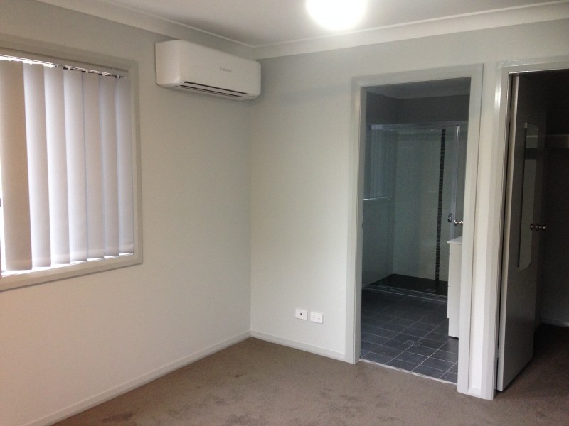 2/11 Kirrang Drive, Medowie NSW 2318
