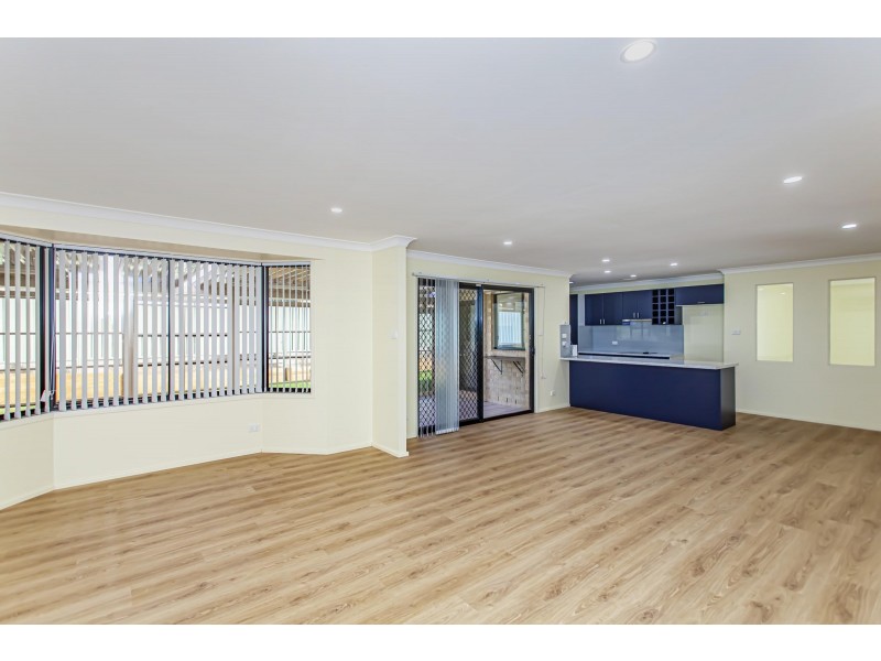 37 CASUARINA AVENUE, Medowie NSW 2318