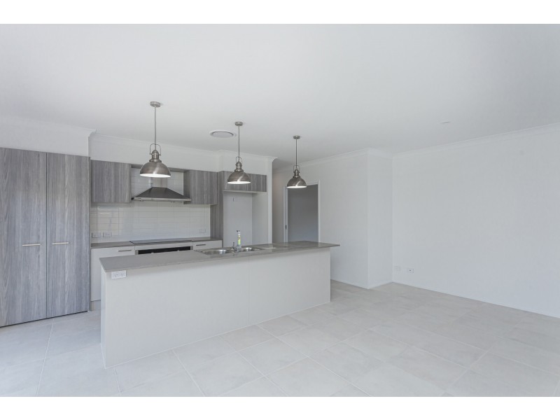 4 Midnight Avenue, Medowie NSW 2318