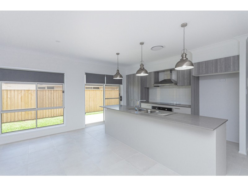 4 Midnight Avenue, Medowie NSW 2318