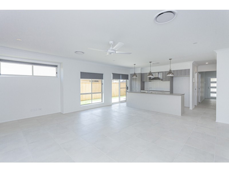 4 Midnight Avenue, Medowie NSW 2318