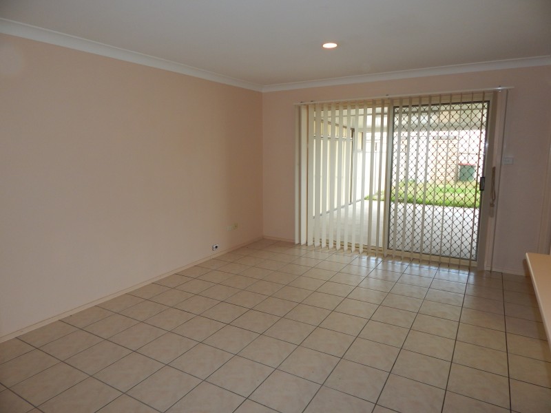 1/33 GWEN PARADE, Raymond Terrace NSW 2324